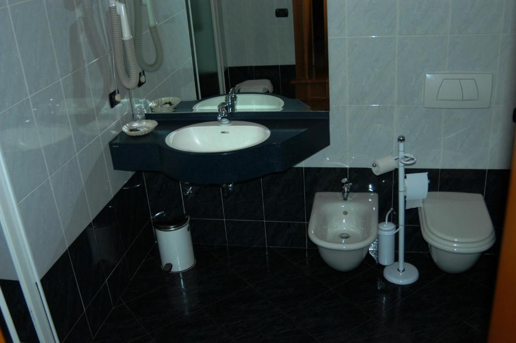 Hotel Confine Colà Zimmer foto