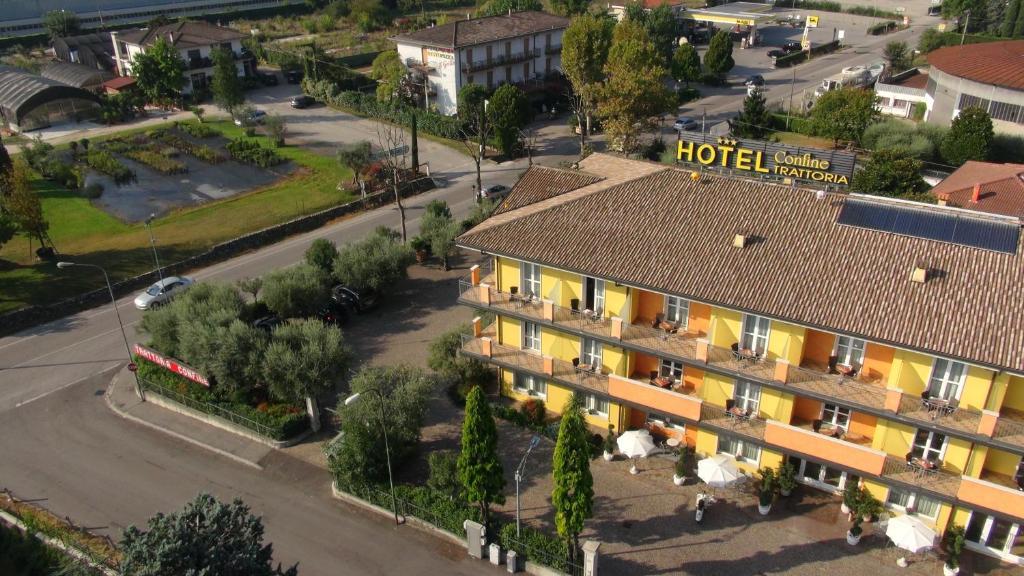 Hotel Confine Colà Exterior foto